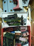 A collection of Hornby and other 00 gauge locomotives, carriages,