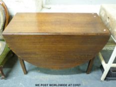 An 18th / 19thC oak drop leaf table (length 107cm)