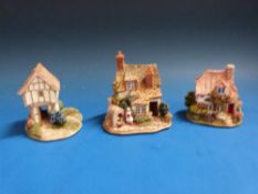 Fourteen Lilliput Lane boxed cottages including 