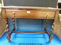 A small oak side table with drawer (w76 x d38 x h55)