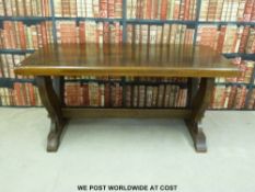 An oak refectory table (l160 x w80 x h75cm)