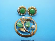 A pair of yellow metal earrings set with jadeite and pearls and a similar 14ct gold brooch