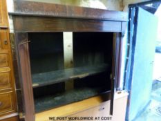 A Victorian rosewood credenza (w115 x d36 x h84cm)