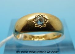 An 18ct gold ring set with an old cut diamond (size K)