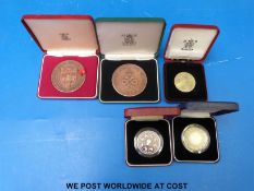 Cased 1950 - 1977 silver jubilee coin and other coins