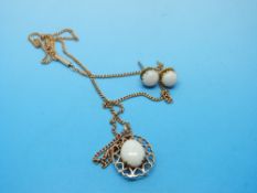 A 9ct gold necklace,