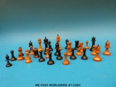 A turned  and carved boxwood chess set, probably Staunton (height of king 3.