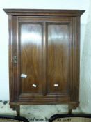 A 19thC / early 20thC wall cupboard (H92 x W47 x D23cm)