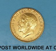 An 1913 gold full sovereign