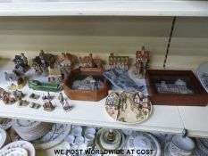 A David Winter Lilliput Lane collection of resin houses