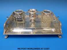 A Victorian hallmarked silver desk stand, Ldn 1884, maker's mark WJ,