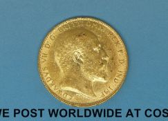 A 1904 gold full sovereign VF/EF