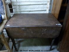 A 19thC mahogany Pembroke table with drawer to one end and false drawer to the other (H73 x W85 x