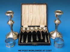 A cased set of six hallmarked silver teaspoons,