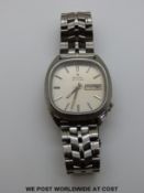 A Bulova Acutron gentleman's wristwatch with day and date apertures,