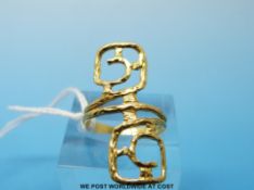 An 18ct gold ring in bespoke design by Mary Quant (size K,