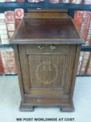 An Edwardian inlaid mahogany purdonium (H64cm x 38cm square)