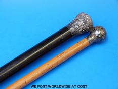 A silver knopped malacca walking cane (Ldn) retailed by Brigg, the maker MJ,