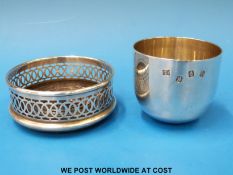 An Irish feature hallmarked silver self-righting tastevin (height 6cm,