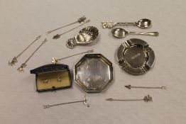 A silver caddy spoon, together with two silver dishes, a pair of 18ct gold studs, two silver