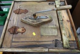 A Press Caps Ltd. 'House wife's Darling