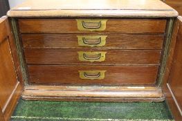 An Edwardian oak cutlery chest, with 54cm.