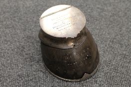 A silver mounted pony hoof ink well, London 1908.  CONDITION REPORT: Good condition, with