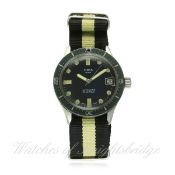 A GENTLEMAN'S STAINLESS STEEL ORIS STAR DIVERS WRIST WATCH CIRCA 1960s
D: Black dial with luminous