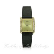 A LADIES 18K SOLID GOLD & DIAMOND PIAGET WRIST WATCH CIRCA 1990s, REF. 41535 WITH PIAGET LEATHER
