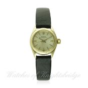 A LADIES 9CT SOLID GOLD ROLEX OYSTER PERPETUAL WRIST WATCH CIRCA 1960s, REF. 6619
D: Silver dial