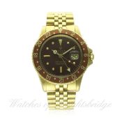 A RARE GENTLEMAN'S 18K SOLID GOLD ROLEX OYSTER PERPETUAL GMT MASTER BRACELET WATCH CIRCA 1974,