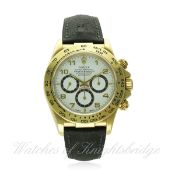 A GENTLEMAN'S 18K SOLID GOLD ROLEX OYSTER PERPETUAL COSMOGRAPH DAYTONA WRIST WATCH CIRCA 1991,