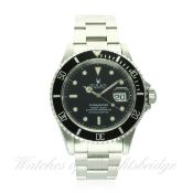 A GENTLEMAN'S STAINLESS STEEL ROLEX OYSTER PERPETUAL SUBMARINER BRACELET WATCH CIRCA 1994, REF.