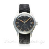 A GENTLEMAN'S STAINLESS STEEL BRITISH MILITARY BUREN GRAND PRIX W.W.W. WRIST WATCH CIRCA 1940s
D: