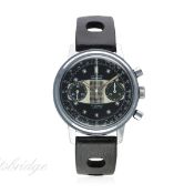 A RARE GENTLEMAN'S VULCAIN CHRONOGRAPH WRIST WATCH CIRCA 1970s
D: Black & silver dial with