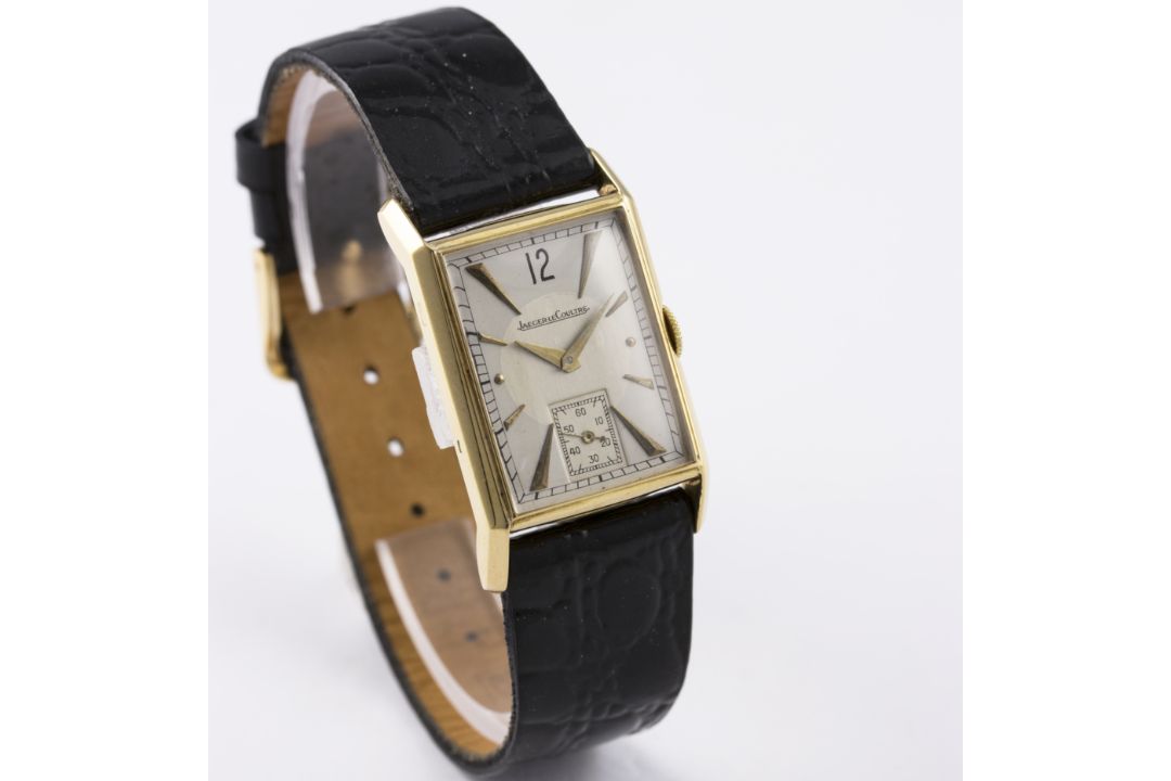 A GENTLEMAN'S 18K SOLID GOLD JAEGER LECOULTRE RECTANGULAR WRIST WATCH CIRCA 1940s D: Two tone silver - Image 5 of 8