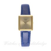 A GENTLEMAN'S SMALL 18K SOLID GOLD PIAGET WRIST WATCH CIRCA 1980s, REF. 91542 D: Champagne dial with