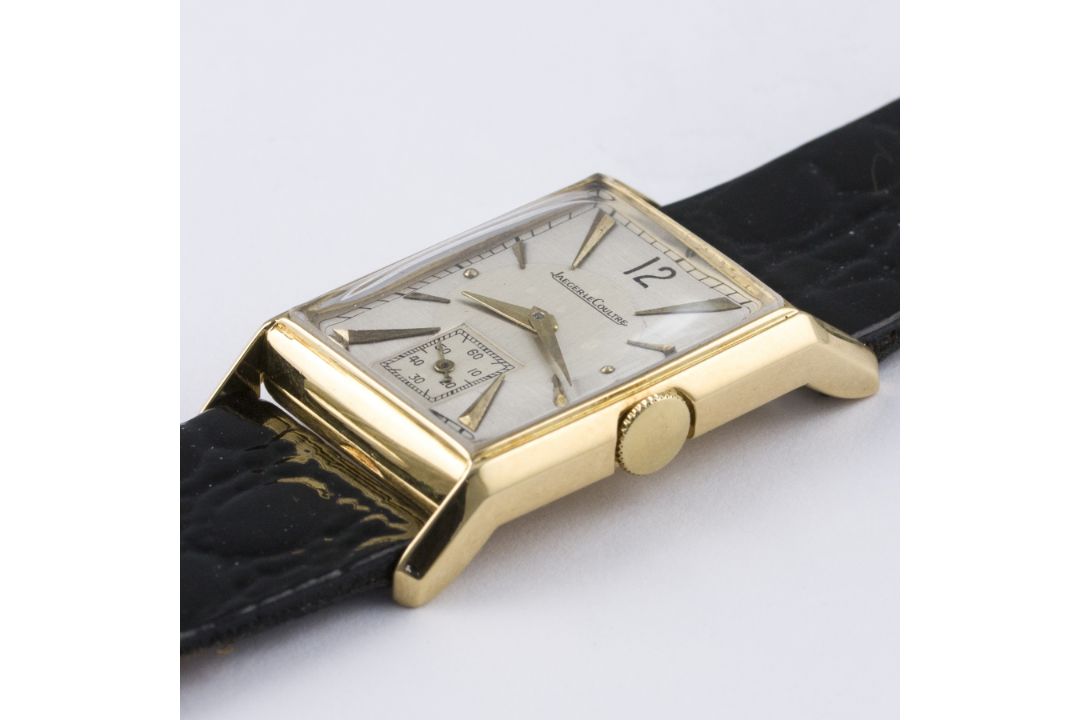 A GENTLEMAN'S 18K SOLID GOLD JAEGER LECOULTRE RECTANGULAR WRIST WATCH CIRCA 1940s D: Two tone silver - Image 3 of 8
