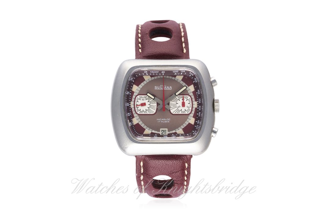 A GENTLEMAN'S STAINLESS STEEL SULTANA CHRONOGRAPH WRIST WATCH CIRCA 1970s D: Two tone dial with