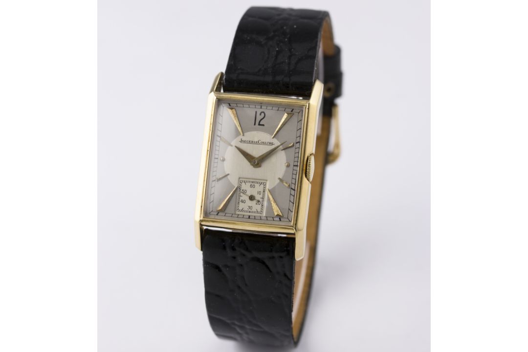 A GENTLEMAN'S 18K SOLID GOLD JAEGER LECOULTRE RECTANGULAR WRIST WATCH CIRCA 1940s D: Two tone silver - Image 2 of 8