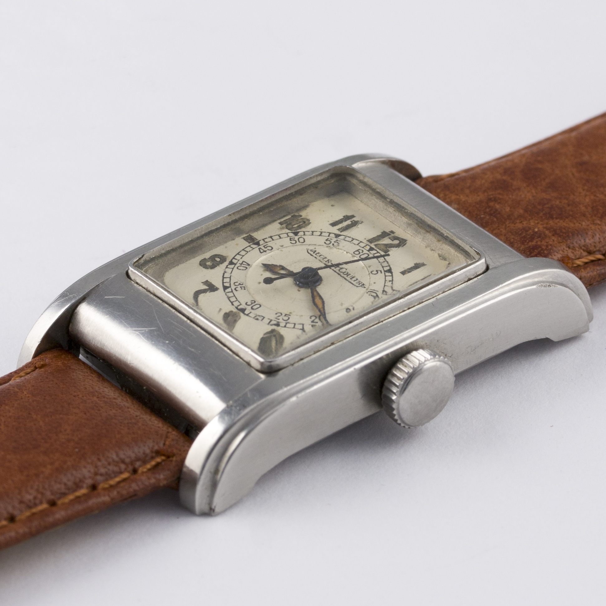 A RARE GENTLEMAN'S STAINLESS STEEL JAEGER LECOULTRE WATERPROOF WRIST WATCH CIRCA 1940
D: Silver dial - Image 3 of 9