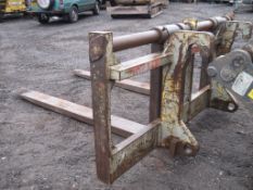 Volvo L180 Pallet Forks - 10 Tonnes.
Pallet forks on backplate to fit Volvo L150/180 quick hitch.