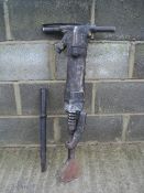 NO RESERVE - USED HYDRAULIC BREAKER WITH 2 CHISELS, Items can be dispatched at the buyers own cost