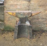Peter Wright twin horn anvill with own stand, zero vat