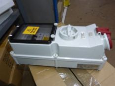 1 x Newlec 5 pin socket USED