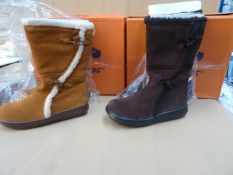 2 x Pairs of Rocket Dog Slope Cow Suede Womens Boots. RRP £75 each! Total RRP £150! Very good