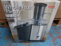 1 x Cooks Professional Whole Fruit Juicer. Fresh, healthy juice. Very high retail value! Unchecked/