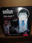 1 x Braun Silk-epil 7. Dual epilator. Epilates and exfoliated. With gilette venus technology. Wet