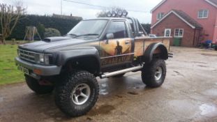 Toyota hilux 4.0 v8 petrol with lpg  been converted to start on gas