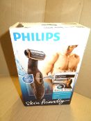 1 x Philips BG2024/15 Body Groom. Bodygroomer with pivoting head and hair pre-trimmers for all